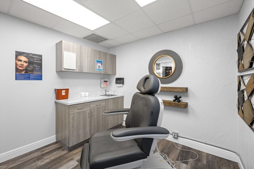 More Photos Of 815 S Howard Ave, Tampa Medical For Sale