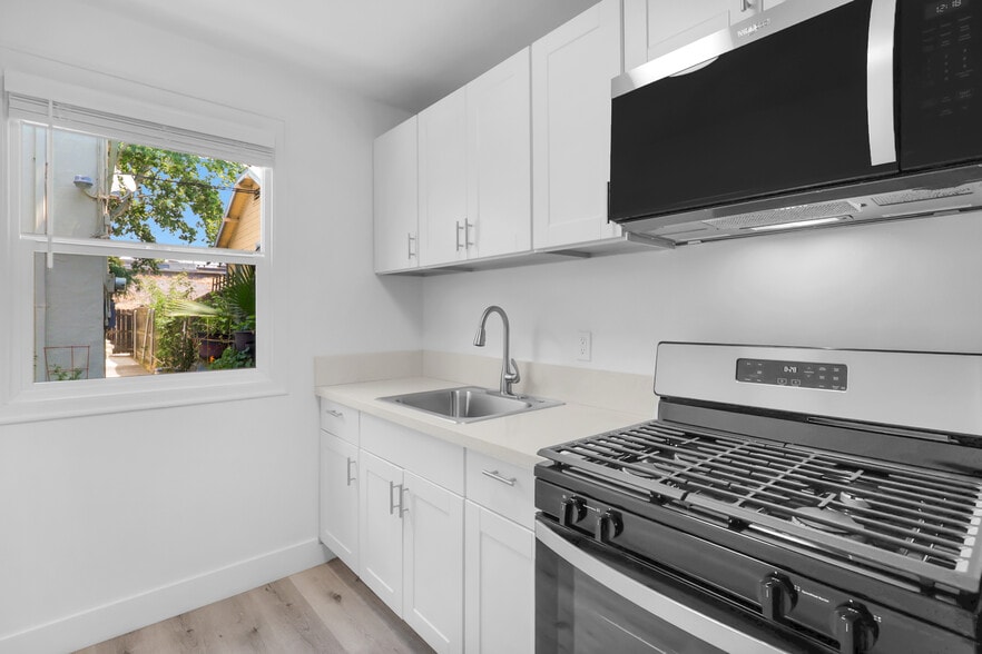 More Photos Of 2401-2409 24th St, Sacramento Apartments For Sale