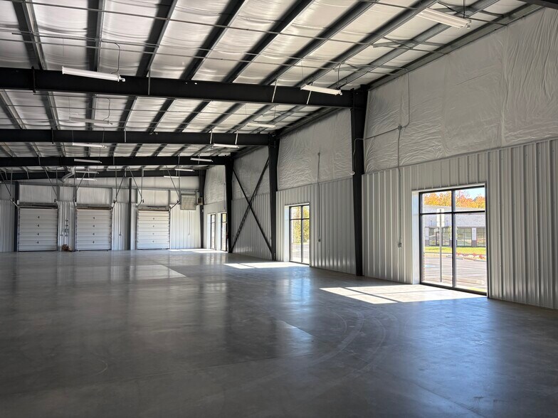More Photos Of Cass White Rd NE, Cartersville Warehouse For Lease