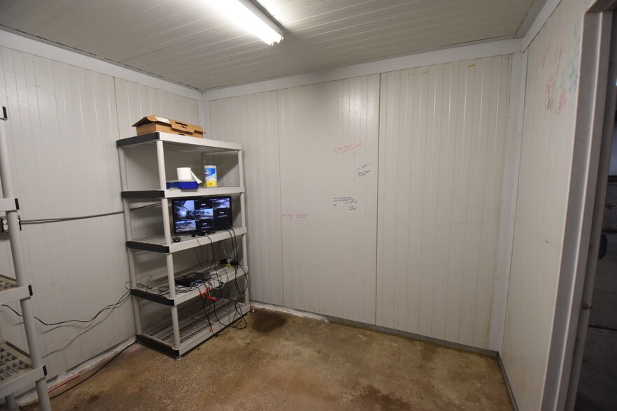 More Photos Of 2201 Chamberlain St, Houston Industrial For Sale