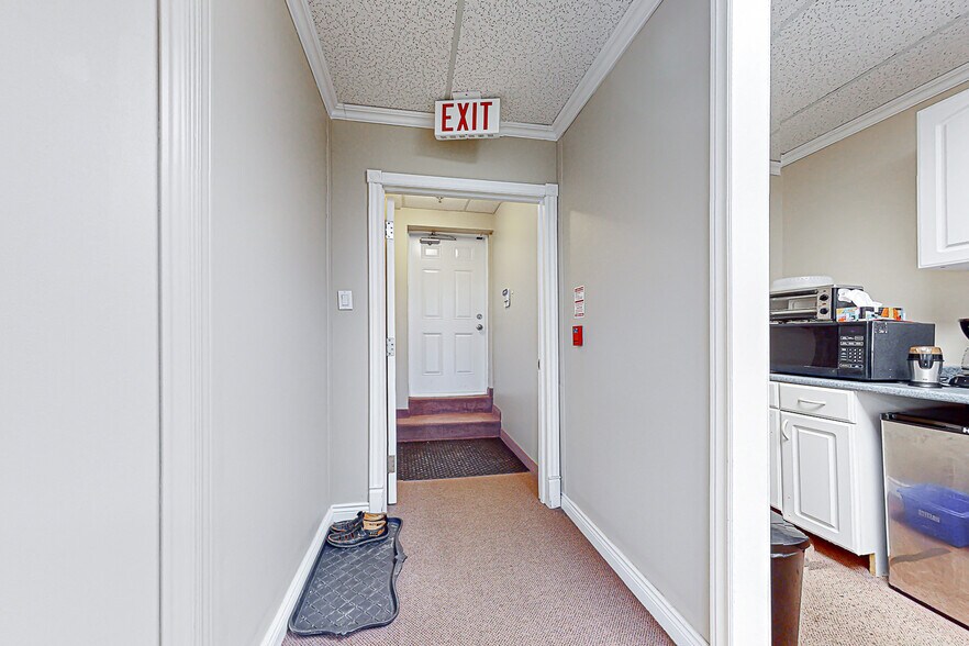 More Photos Of 335 Renfrew Dr, Markham Medical For Sale