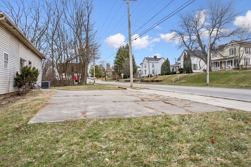 More Photos Of 239 W Locust St, Wilmington Storefront For Sale