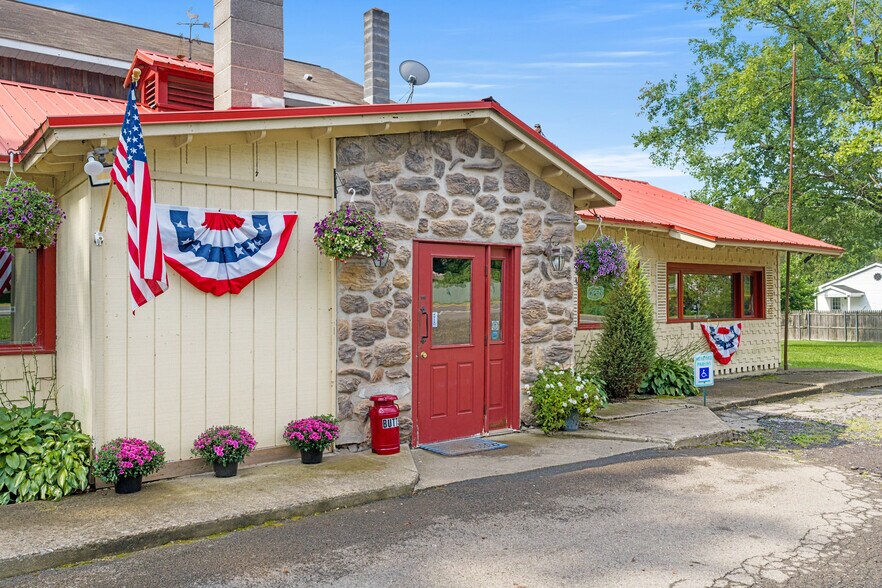 More Photos Of 2582 State Highway 7, Bainbridge Restaurant For Sale