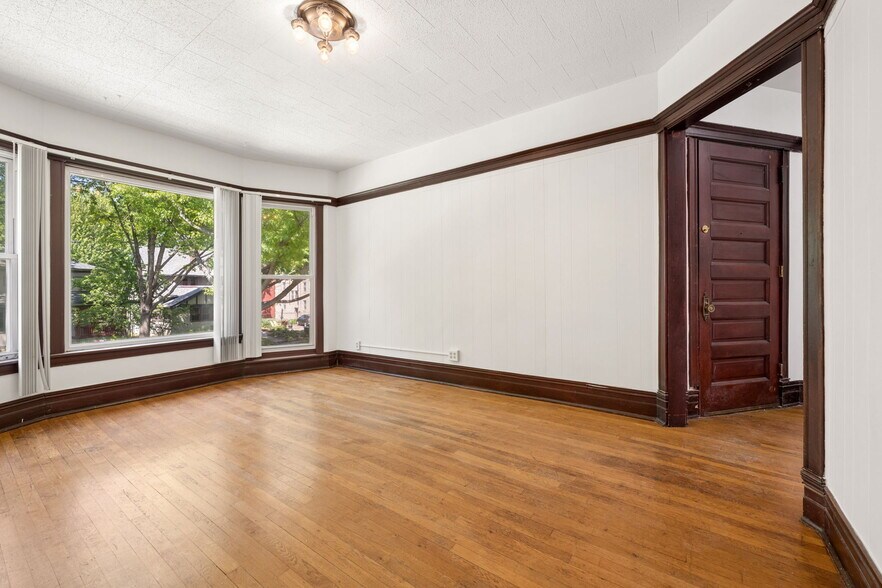 More Photos Of 934 Ashland Ave, Saint Paul Multifamily For Sale