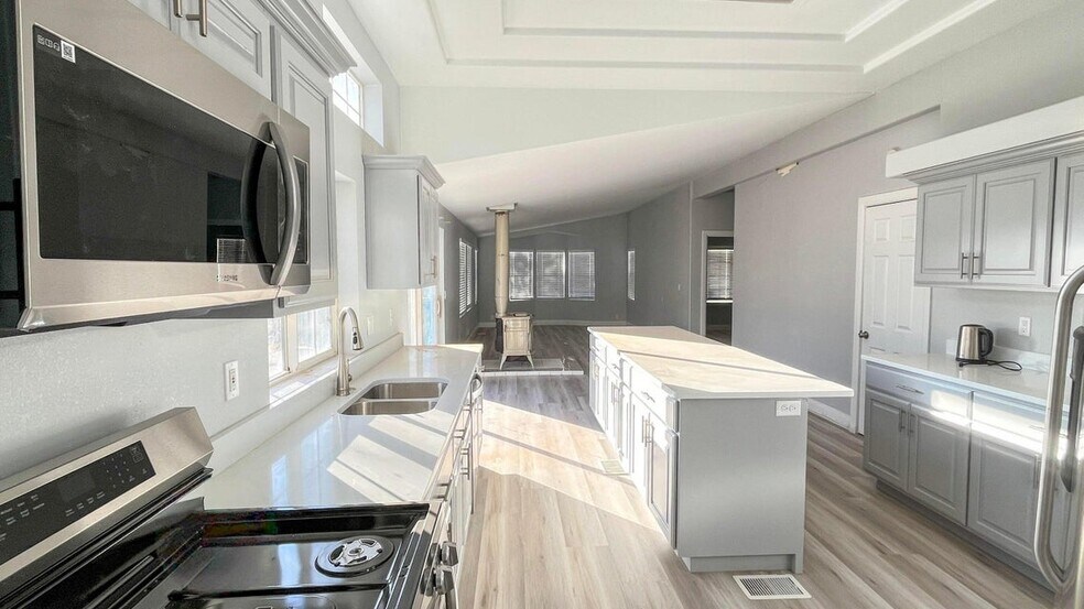 More Photos Of 5561 W 3600 S, Cedar City Specialty For Sale