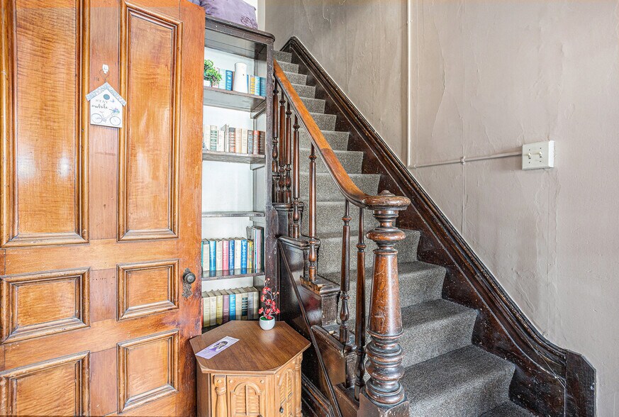 More Photos Of 701 Center Ave, Bay City Apartments For Sale