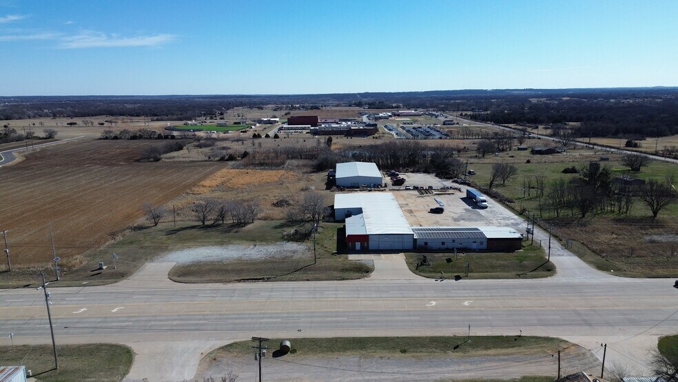 More Photos Of 7801 N Harrison Ave, Shawnee Warehouse For Lease