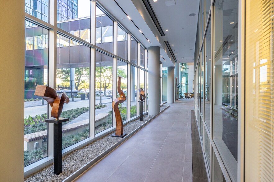 More Photos Of 840 Gessner Rd, Houston Office For Lease