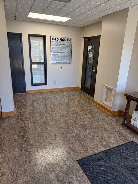 More Photos Of 2606 N Greenway Dr, Knoxville Office For Lease