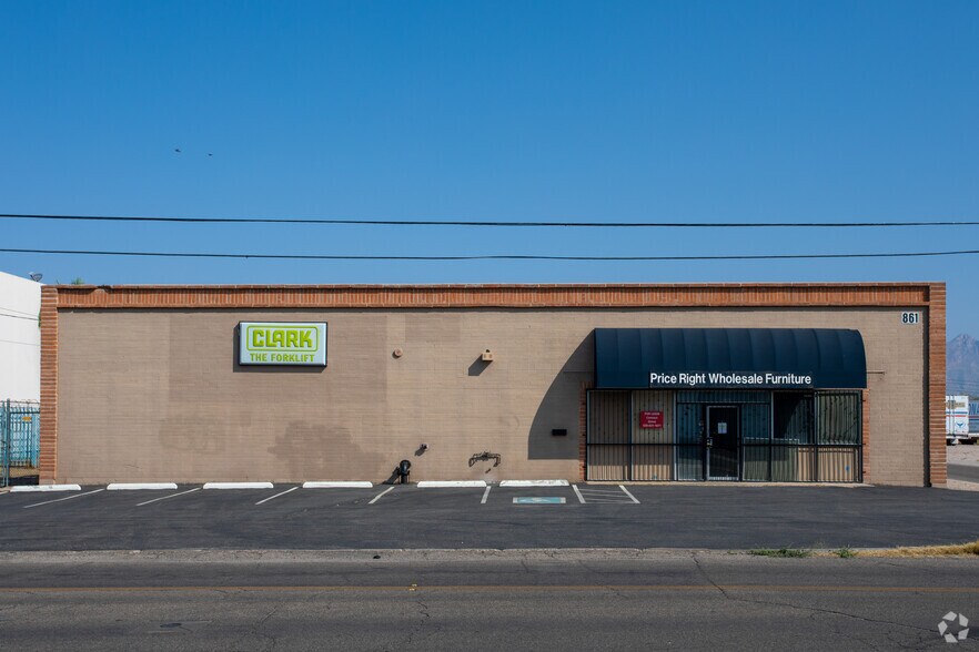 More Photos Of 861 E 18th St, Tucson Showroom For Lease