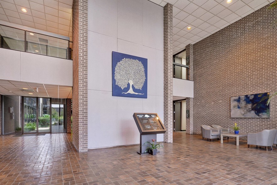 More Photos Of 4354 S Sherwood Forest Blvd, Baton Rouge Office For Lease