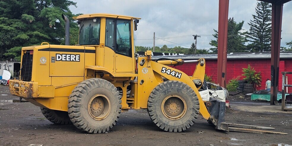 More Photos Of 503 Schauber Rd, Ballston Lake Auto Repair For Sale