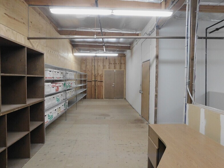 More Photos Of 4125 Market St, Ventura Light Manufacturing For Sale