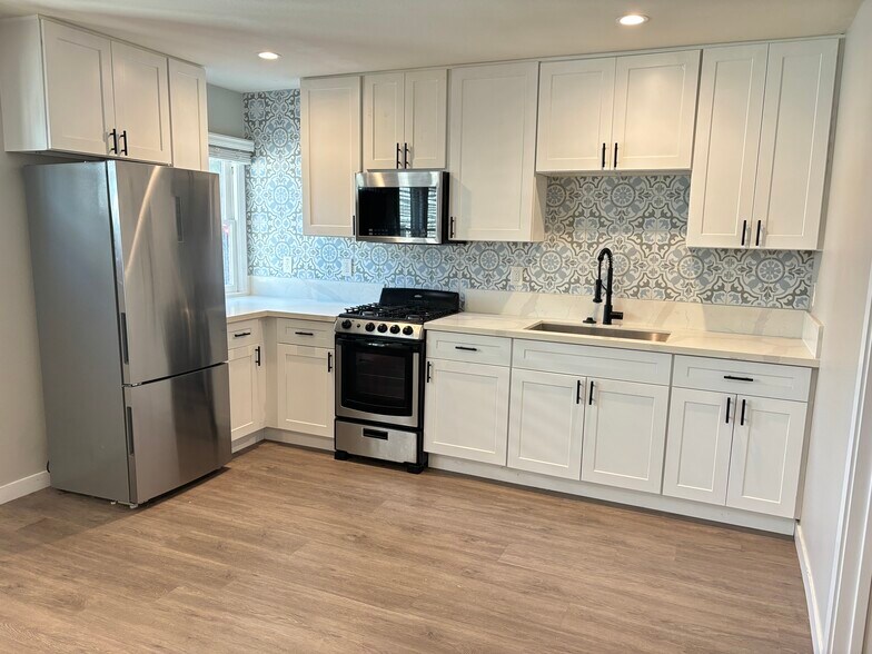 More Photos Of 183 N Waverly St, Orange Apartments For Sale