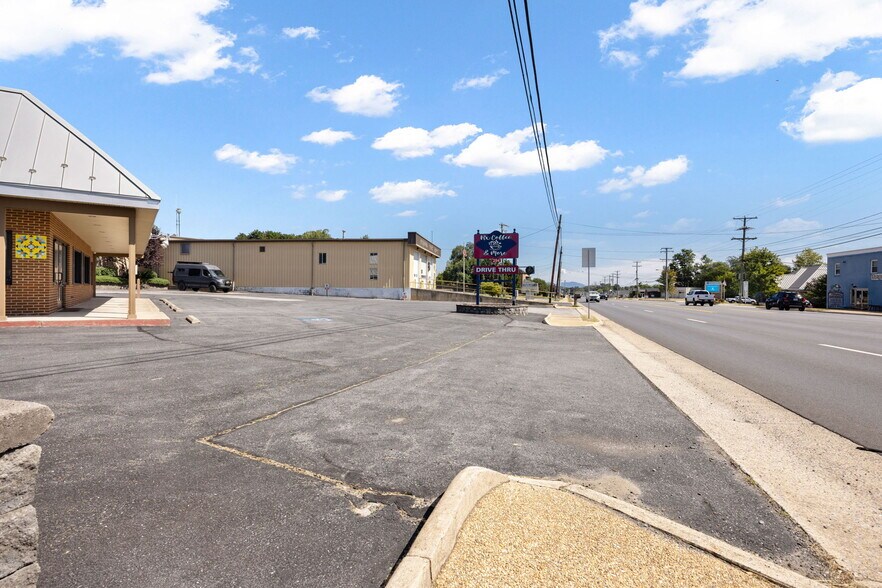 More Photos Of 294 Lee Hwy, Verona General Retail For Lease