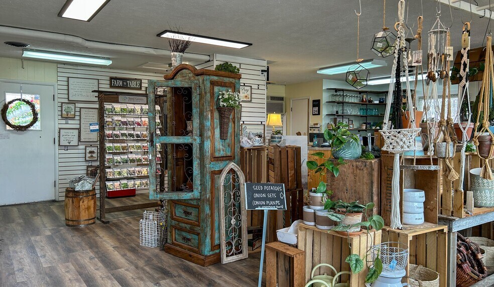 More Photos Of 720 N Broadway St, Spring Valley Garden Center For Sale