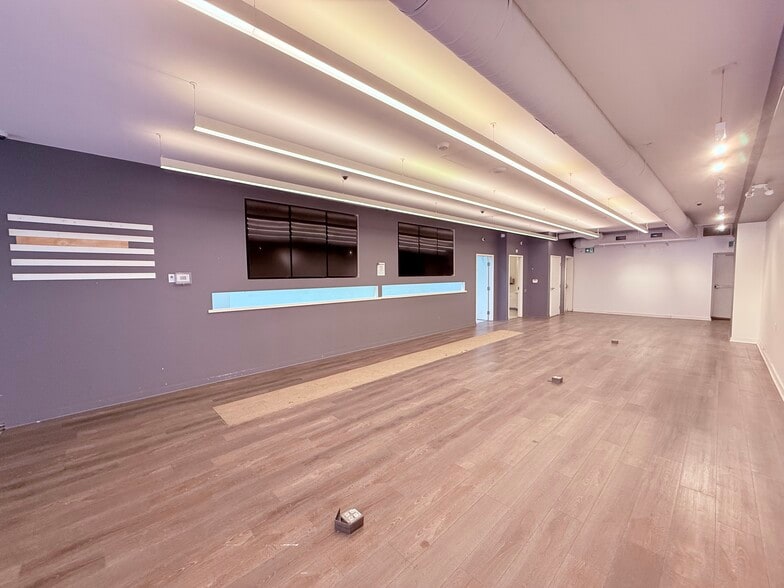 More Photos Of 391 Bank St, Ottawa Storefront Retail Office For Sale