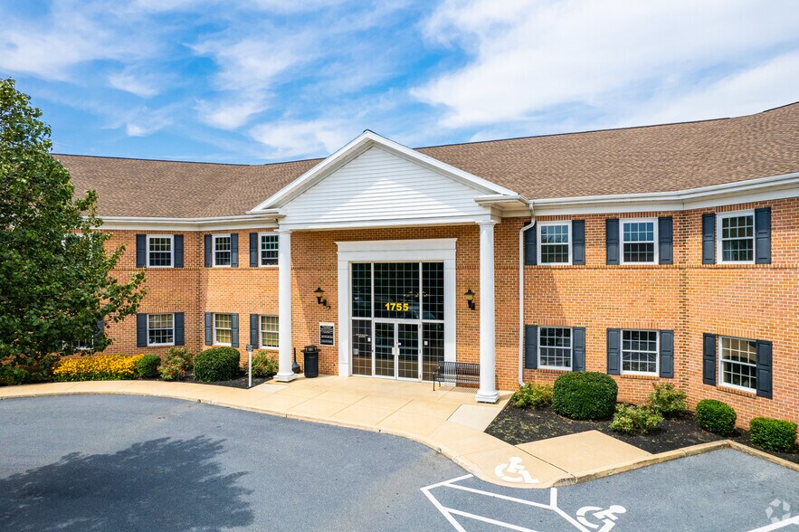 More Photos Of 1725-1755 Oregon Pike, Lancaster Office For Lease