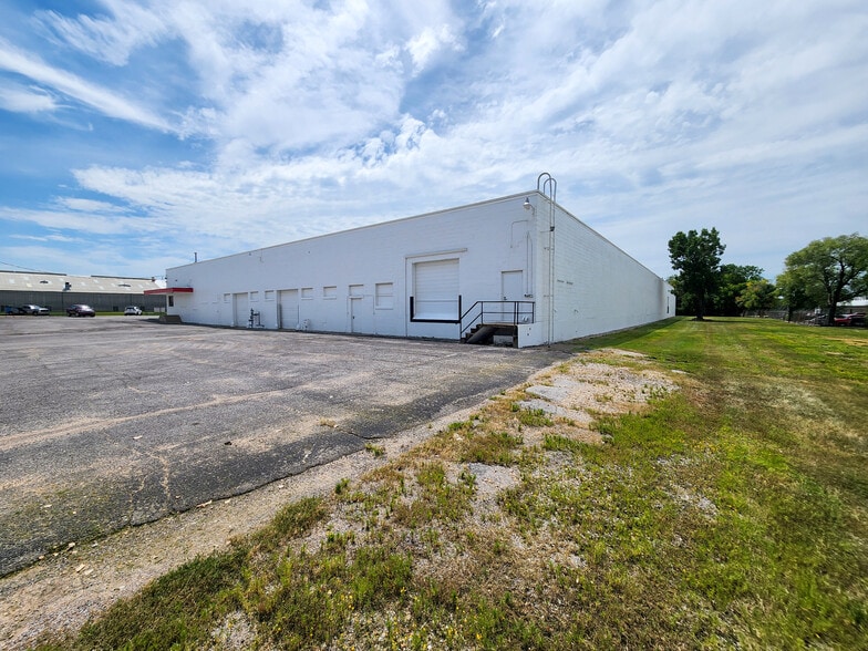 More Photos Of 1624 N 71st East Ave, Tulsa Distribution For Lease