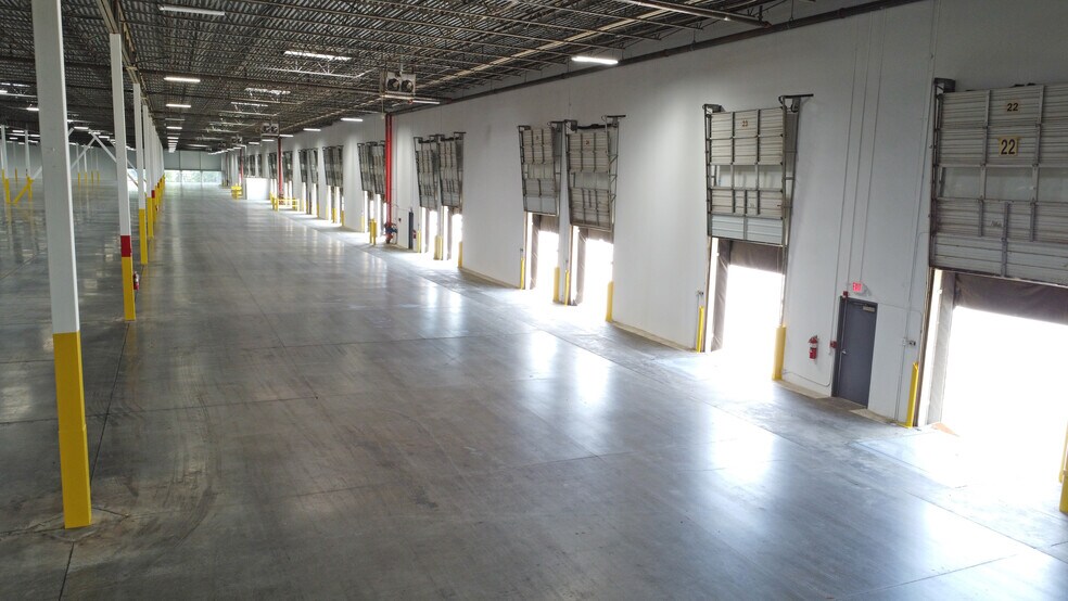 More Photos Of 1375 Howell Rd, Duncan Distribution For Lease