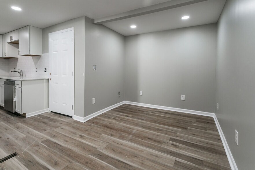 More Photos Of 4527 South St, Jamesville General Retail For Sale