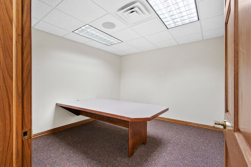 More Photos Of 1201 Enterprise Dr, De Pere Office For Lease