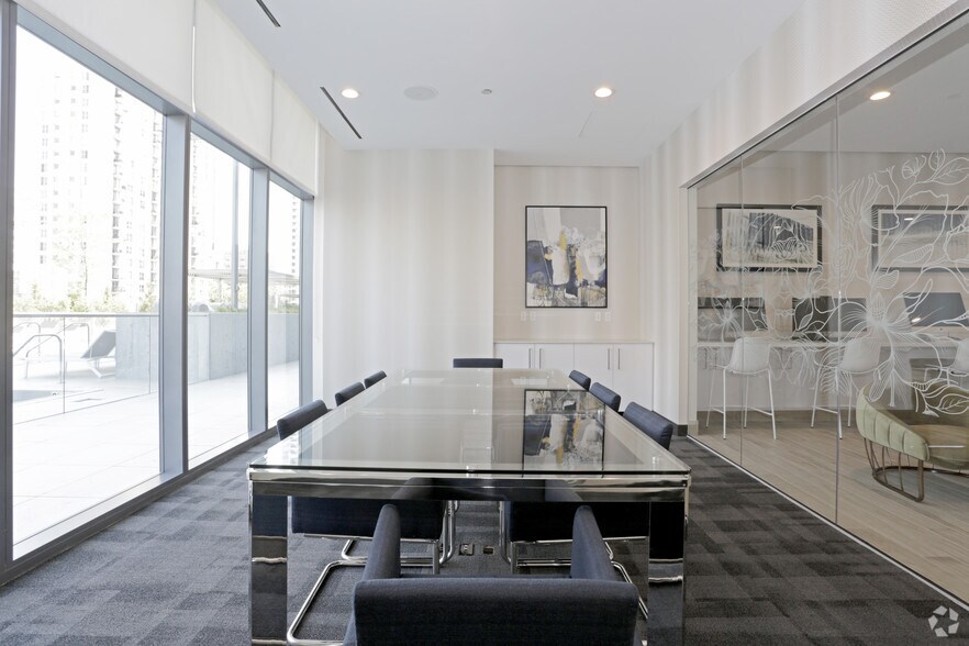 More Photos Of 1140 N Wells St, Chicago Apartments For Lease