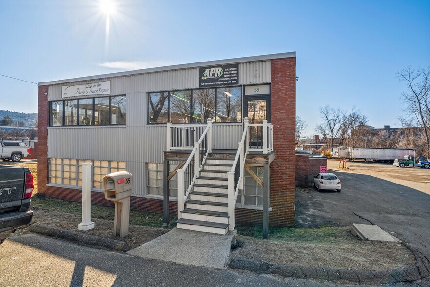 More Photos Of 55 East St, Ware Warehouse For Lease