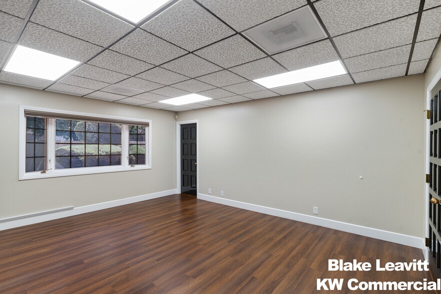 More Photos Of 510 S 9th St, Las Vegas Office For Sale