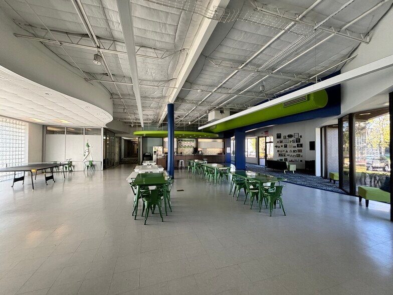 More Photos Of 6801 Portwest Dr, Houston Flex For Lease