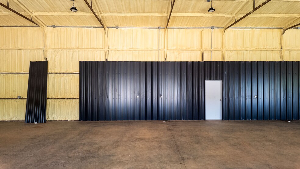 More Photos Of 11771 Hana Cir, Edmond Warehouse For Sale