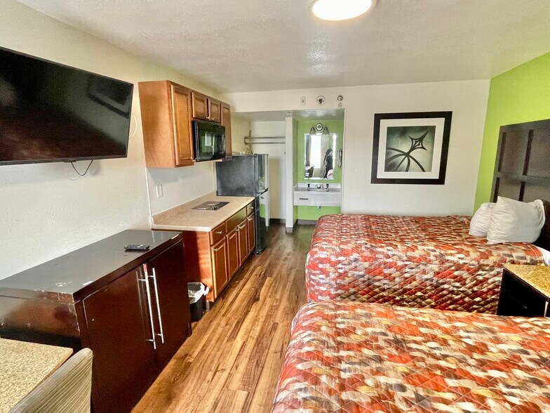 More Photos Of 5601 Carmichael Rd, Montgomery Hotel For Sale