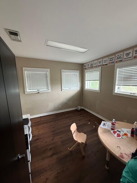 More Photos Of 421 N Sam Rayburn Fwy, Sherman Medical For Lease