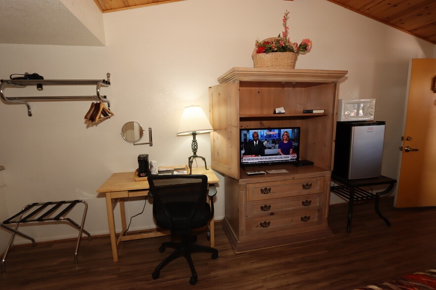 More Photos Of 410 Fremont St, Tombstone Hotel For Sale