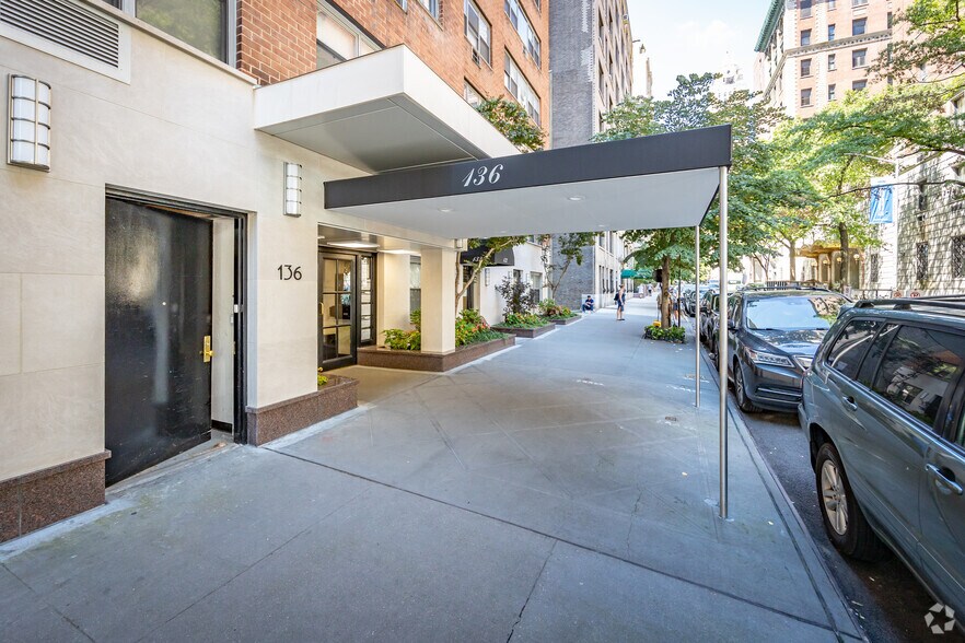 More Photos Of 132 E 76th St, New York Apartments For Sale