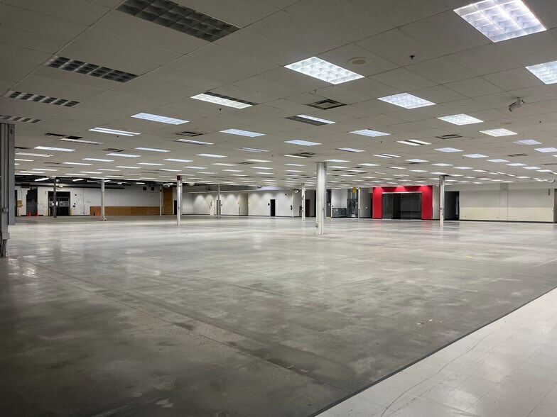 More Photos Of 2401 N State St, Waseca Manufacturing For Lease