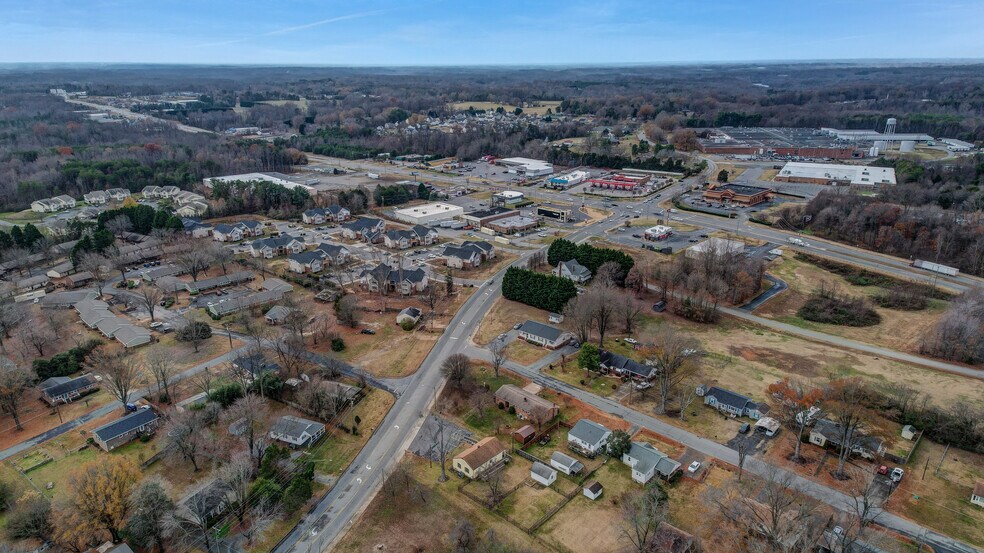 More Photos Of 1806 Vance St, Reidsville General Retail For Sale