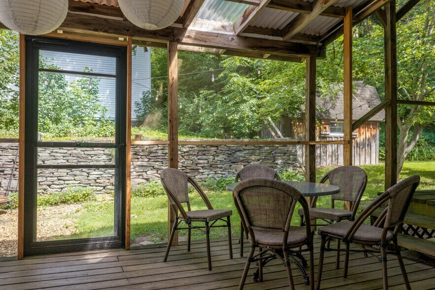 More Photos Of 53470 NY-30 Hwy, Roxbury Flex For Sale