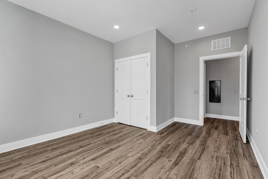 More Photos Of 33 Union Ave, Manasquan Apartments For Sale