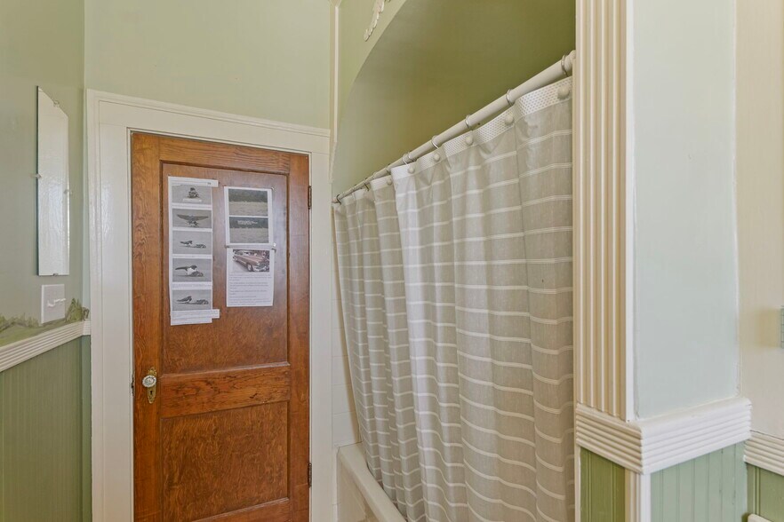 More Photos Of 310 S Clinton Ave, Dunn Medical For Sale