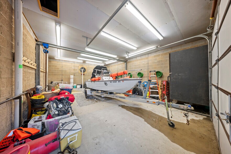 More Photos Of 3224 Winchester Ave, Ashland Flex For Sale