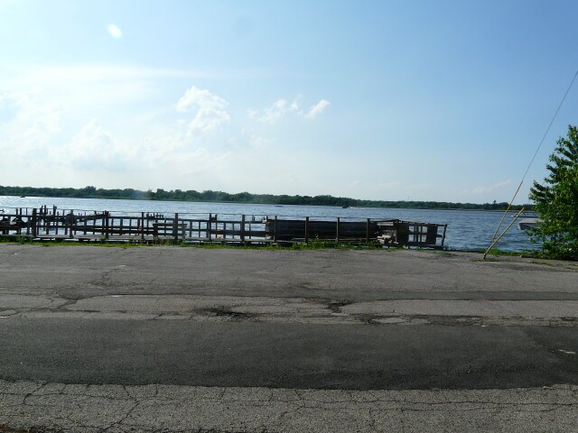 More Photos Of 137-139 Arthur Ave, Fox Lake Apartments For Sale
