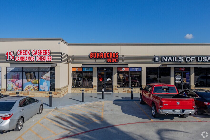 More Photos Of 1520 College Ave, South Houston Storefront For Lease