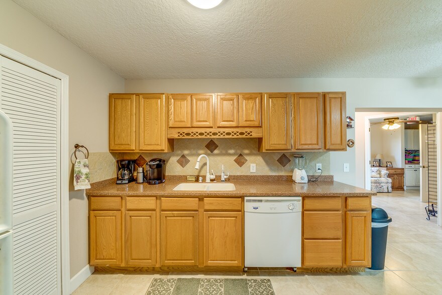 More Photos Of 1840 Sarno Rd, Melbourne Office For Sale