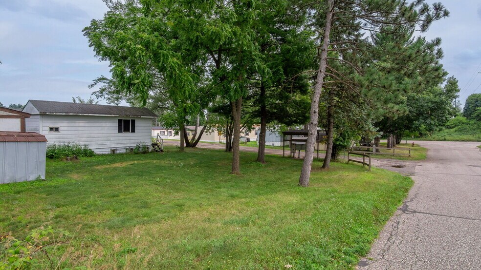 More Photos Of 3323 Seymour Rd, Eau Claire Manufactured Housing Mobile Home Park For Sale