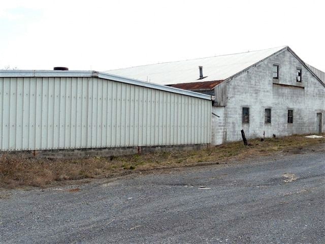 More Photos Of 1059 Box Factory Rd, Summit Point Manufacturing For Lease