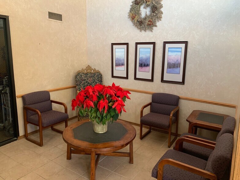 More Photos Of 85 Market St, Elgin Office For Sale