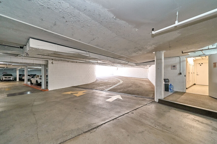 More Photos Of 8737 Beverly Blvd, West Hollywood Medical For Sale