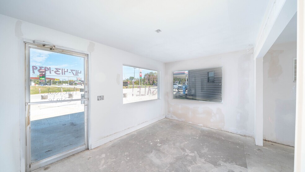 More Photos Of 55925 E Highway 85A, Bernice Freestanding For Sale