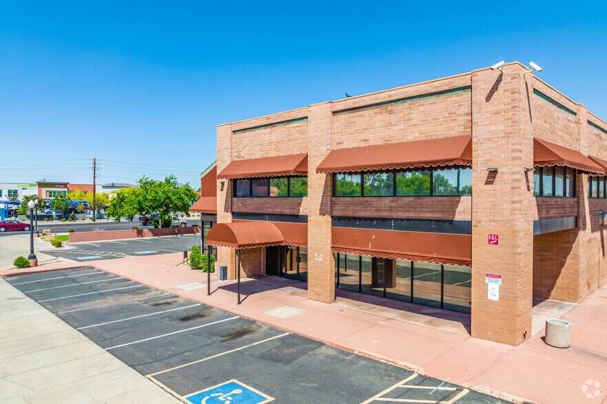 More Photos Of 2727 W Glendale Ave, Phoenix Office For Lease